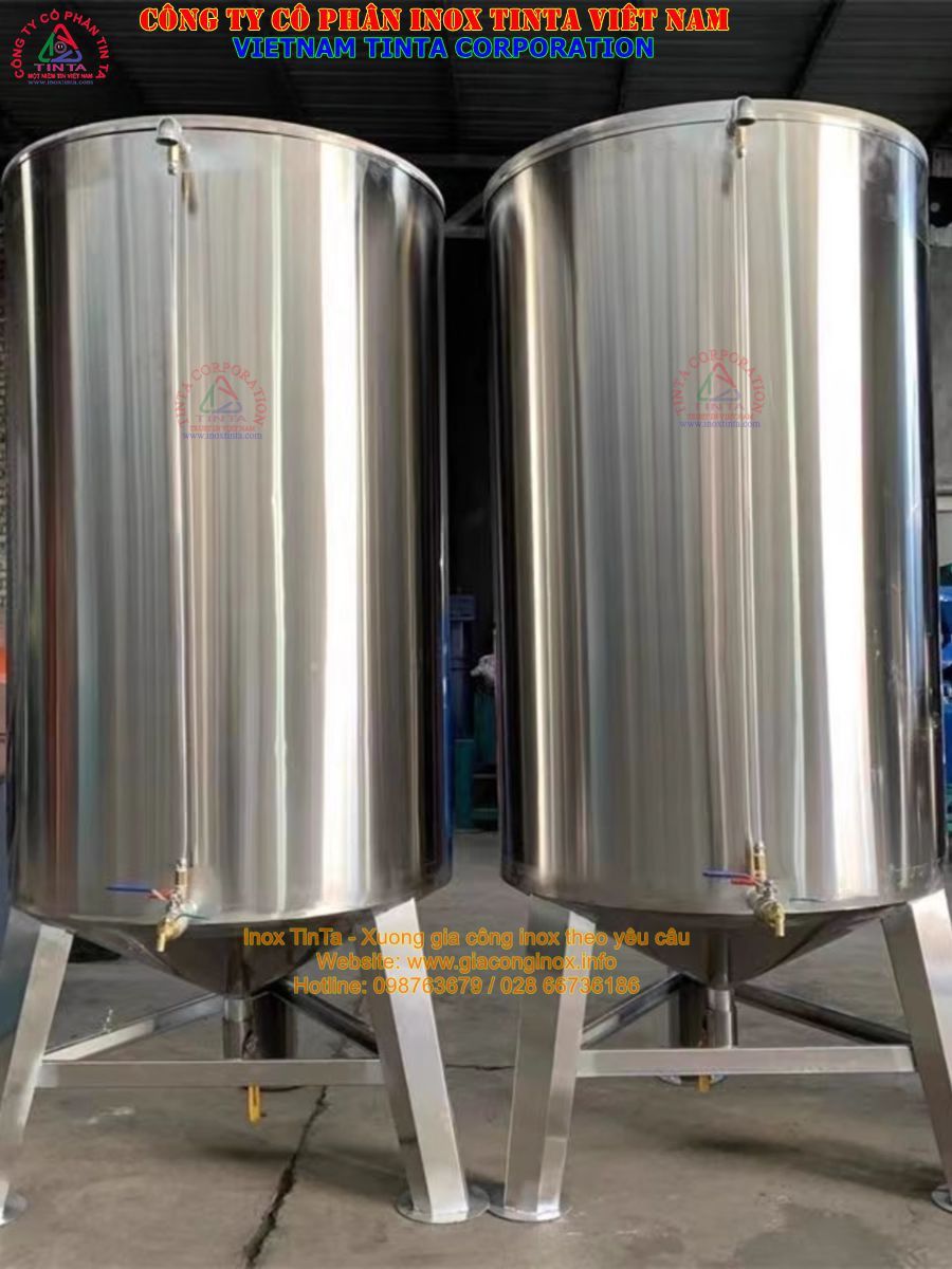 Tinta manufactures 304/316 stainless steel tanks for distilling and brewing beer and wine. Products meet ISO 9001, are durable, beautiful, reasonably priced, and meet all customer technical requirements.