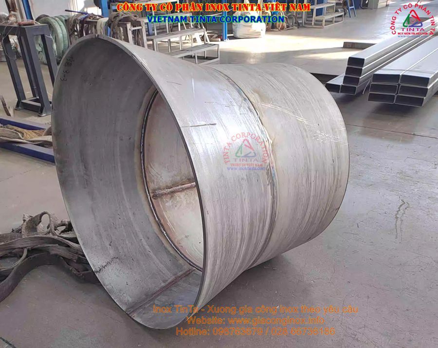 Xưởng gia công inox TinTa sử dụng công nghệ tiên tiến và thợ hàn tay nghề cao. Sản phẩm inox của chúng tôi đảm bảo tính thẩm mỹ và độ bền vượt trội.