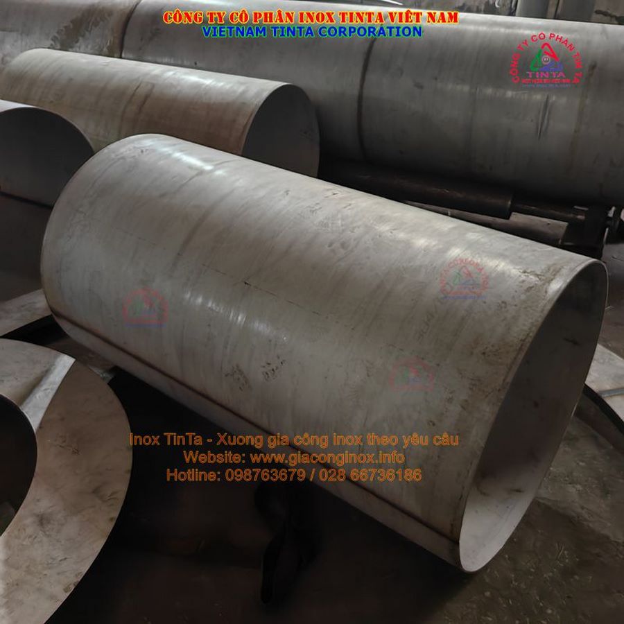 Bồn khuấy trộn inox công nghiệp chất lượng cao, inox 304, 316, gia công theo yêu cầu tại TP.HCM, phục vụ ngành thực phẩm, hóa chất.