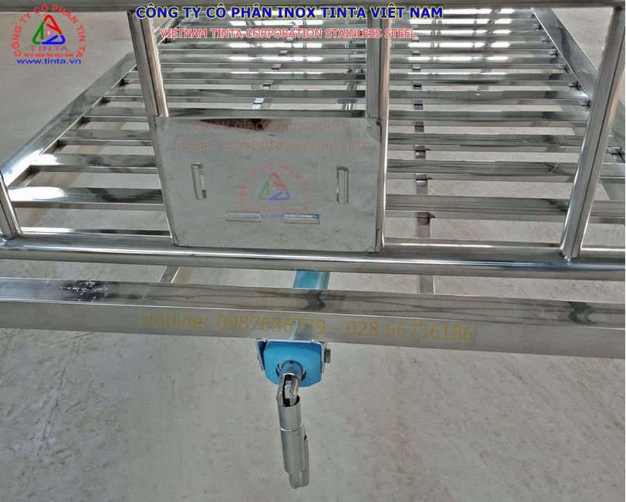 Xưởng gia công inox Tinta nhận gia công inox theo yêu cầu tại Quận 1, TP.HCM. Chúng tôi cung cấp sản phẩm inox chất lượng, giá cả hợp lý! Mua giường inox y tế giá rẻ, uy tín tại cửa hàng chúng tôi.