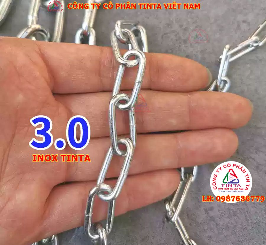 Dây xích inox 201 phi 3mm được gia công từ inox chất lượng, mắt xích đều, bề mặt sáng, phù hợp treo biển quảng cáo, trang trí và các ứng dụng dân dụng trong nhà.