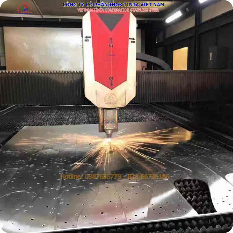 Cần chú ý đến bảo vệ chống điện giật trong quá trình vận hành máy cắt CNC