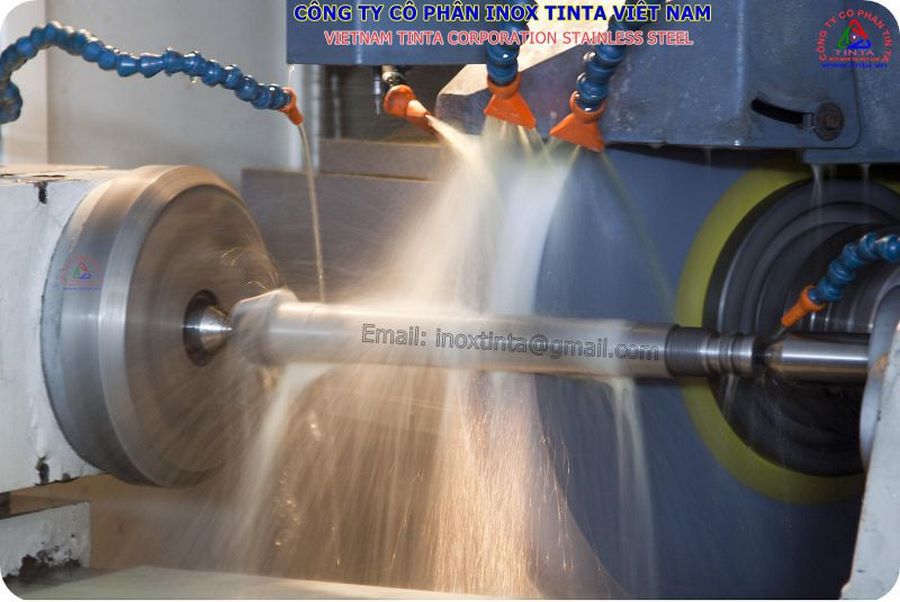 Sự khác nhau giữa đánh bóng ống inox và rút dây inox