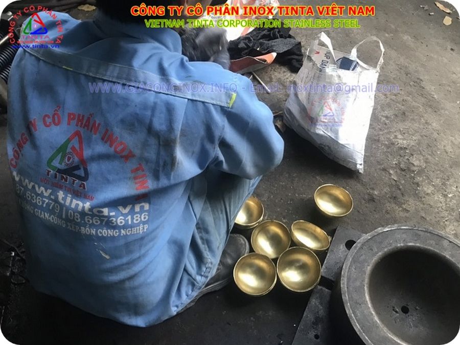 Bán quả cầu bằng đồng đỏ giá rẻ nhưng chất lượng tốt. Chức năng tập luyện của bóng đồng thể dục