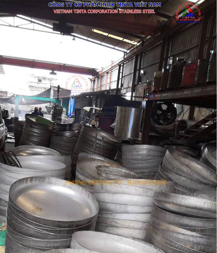 Gia công chỏm cầu cho ngành năng lượng tái tạo: Cung cấp chỏm cầu cho các công trình năng lượng tái tạo, đặc biệt là trong các hệ thống gió và năng lượng mặt trời.