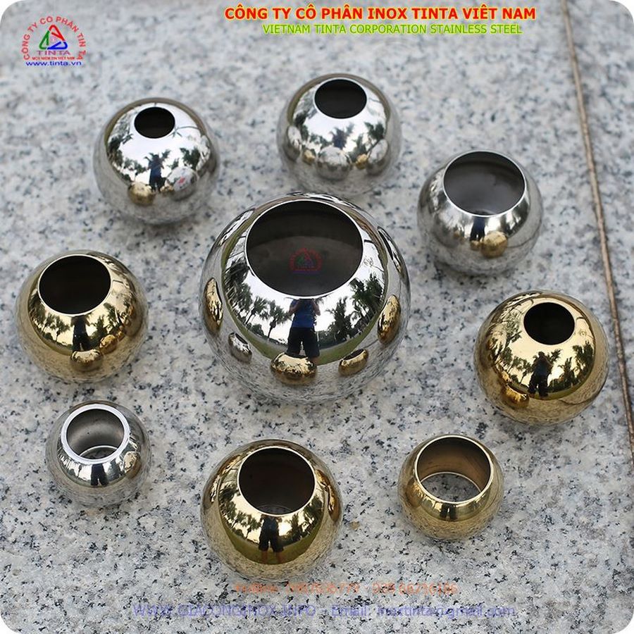 Giá quả cầu inox trang trí, Giá quả cầu inox trang trí được sử dụng nhiều trong trang trí hành lang hay cầu thang