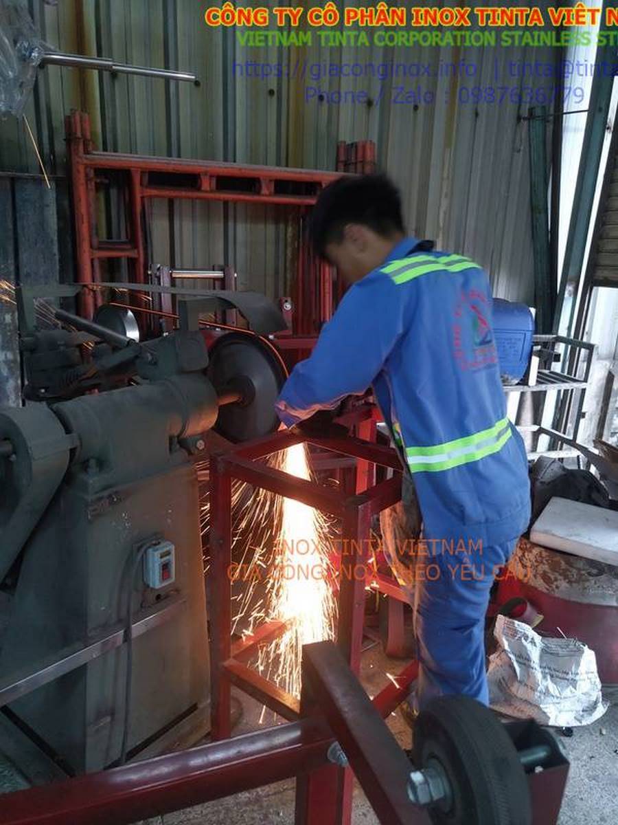 Xưởng gia công quả cầu sắt đen với giá bán các loại quả cầu sắt đen thép mạ kẽm 30 35 40 50 60 76 90 100 110 114 120 130 140 141 150 giá rẻ.