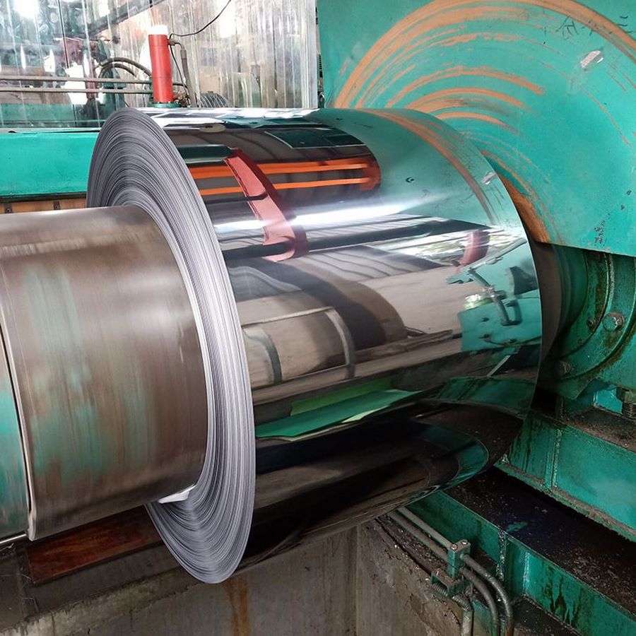 Đánh bóng siêu chính xác là việc sử dụng các công cụ mài mòn đặc biệt