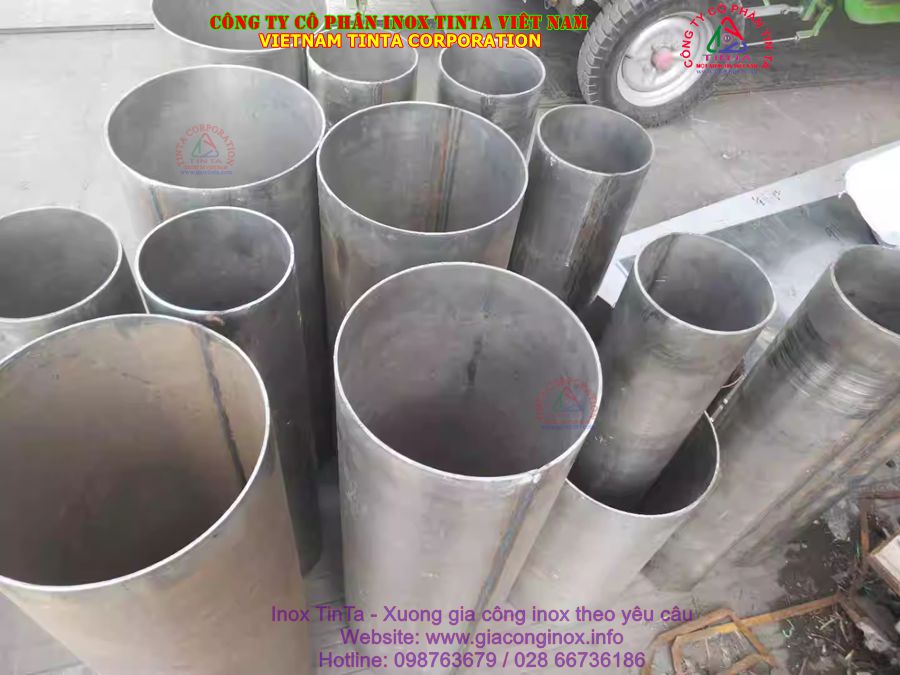 1717662512_Xuong-gia-cong-inox-theo-yeu-cau-cuon-xoay-ep-uon-go-han-binh-bon-1.jpg