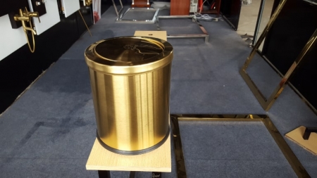 Báo Giá Mạ Vàng Inox Chi Tiết: So Sánh PVD vs Mạ Điện